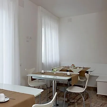 Aquisgrana 3* Corridonia